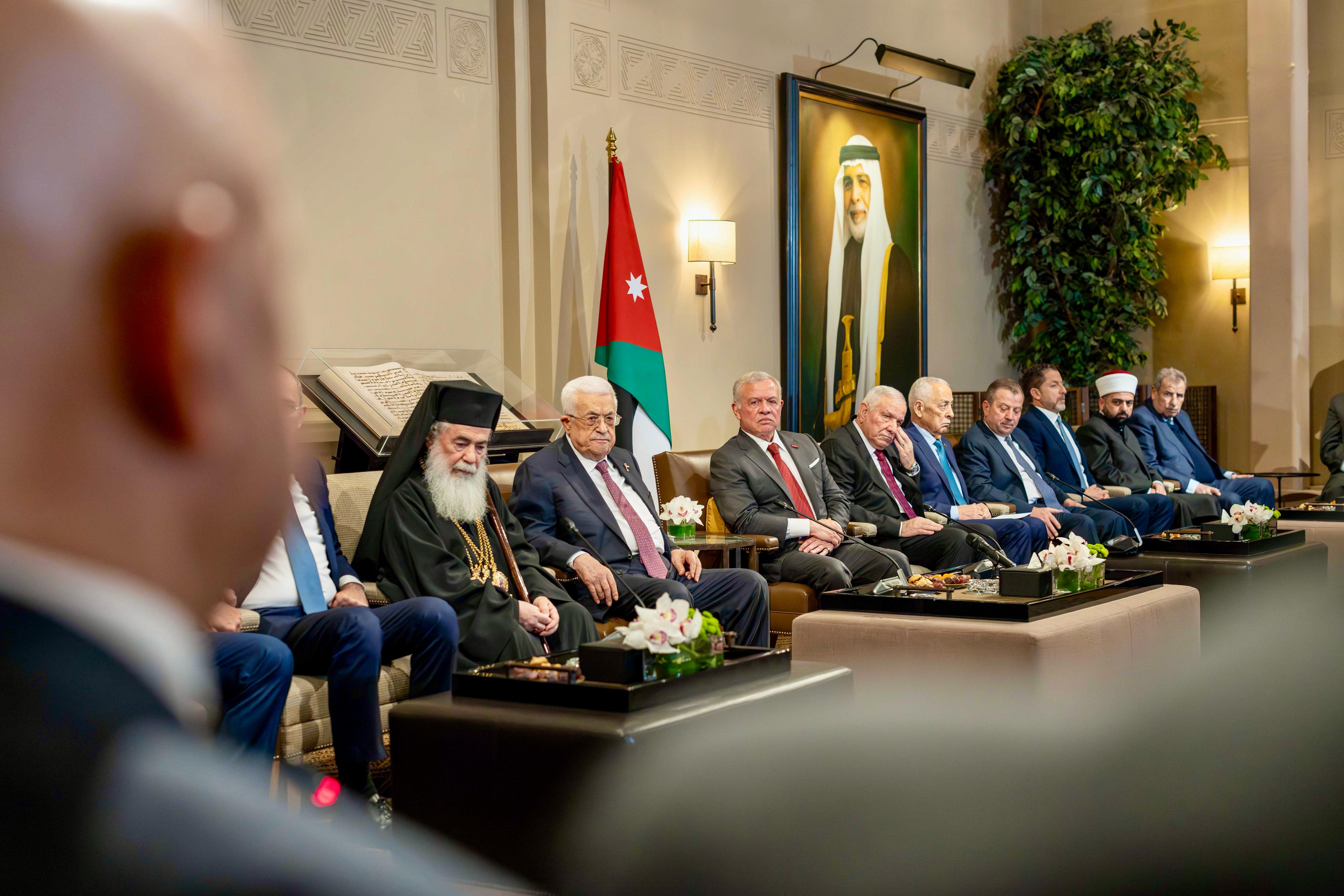 From His Majesty King Abdullah II’s meeting yesterday with Jerusalem Islamic awqaf representatives, church leaders, and figures, as well as Palestinian President Mahmoud Abbas at Al Husseiniya Palace
