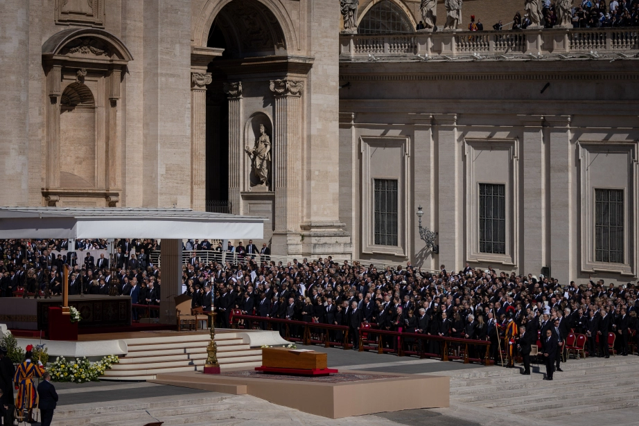 their-majesties-king-abdullah-ii-and-queen-rania-al-abdullah-attend-the-funeral-of-his-holiness-pope-francis370.jpeg