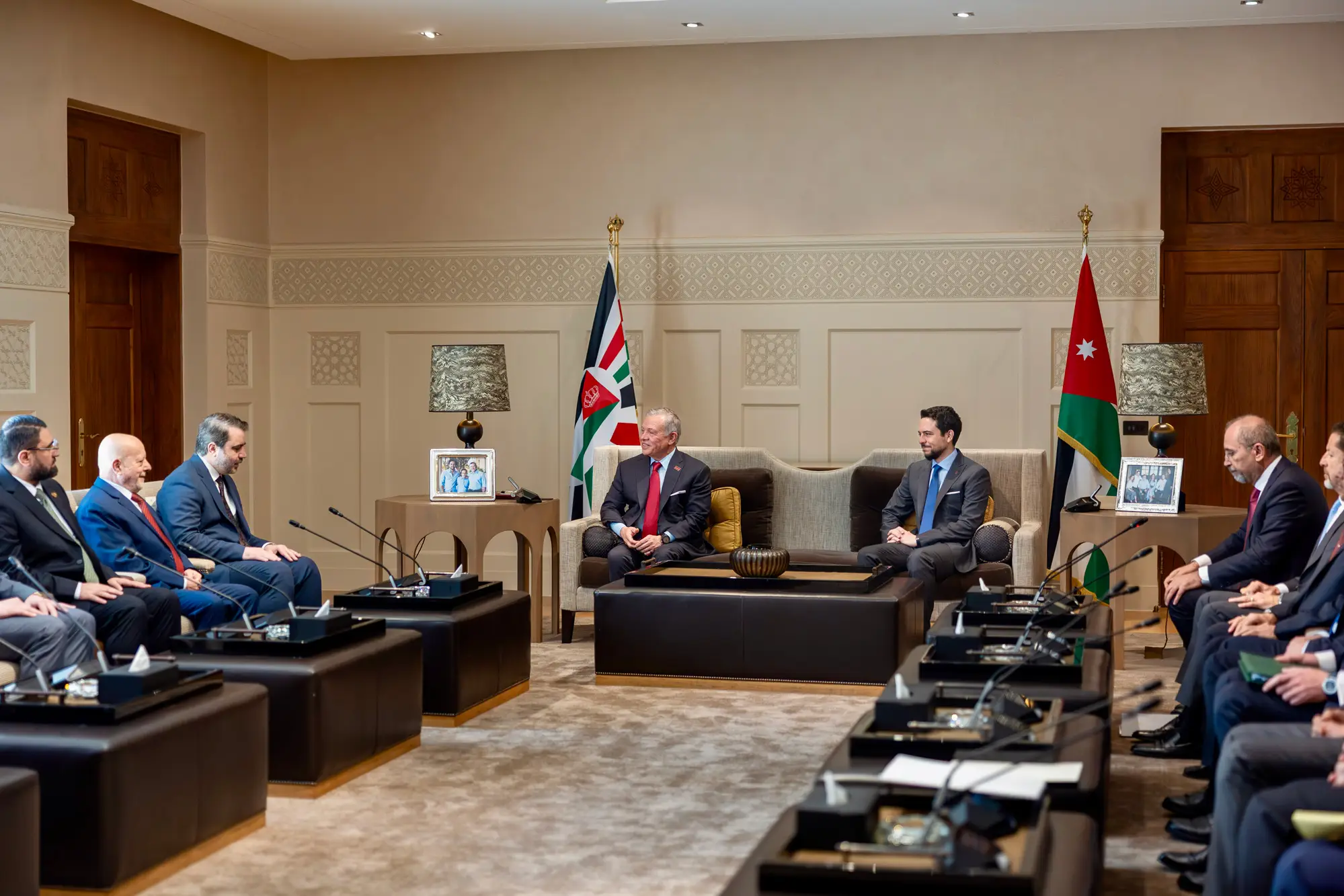 King receives Syrian delegation participating in Higher Coordination Council ministerial meetings