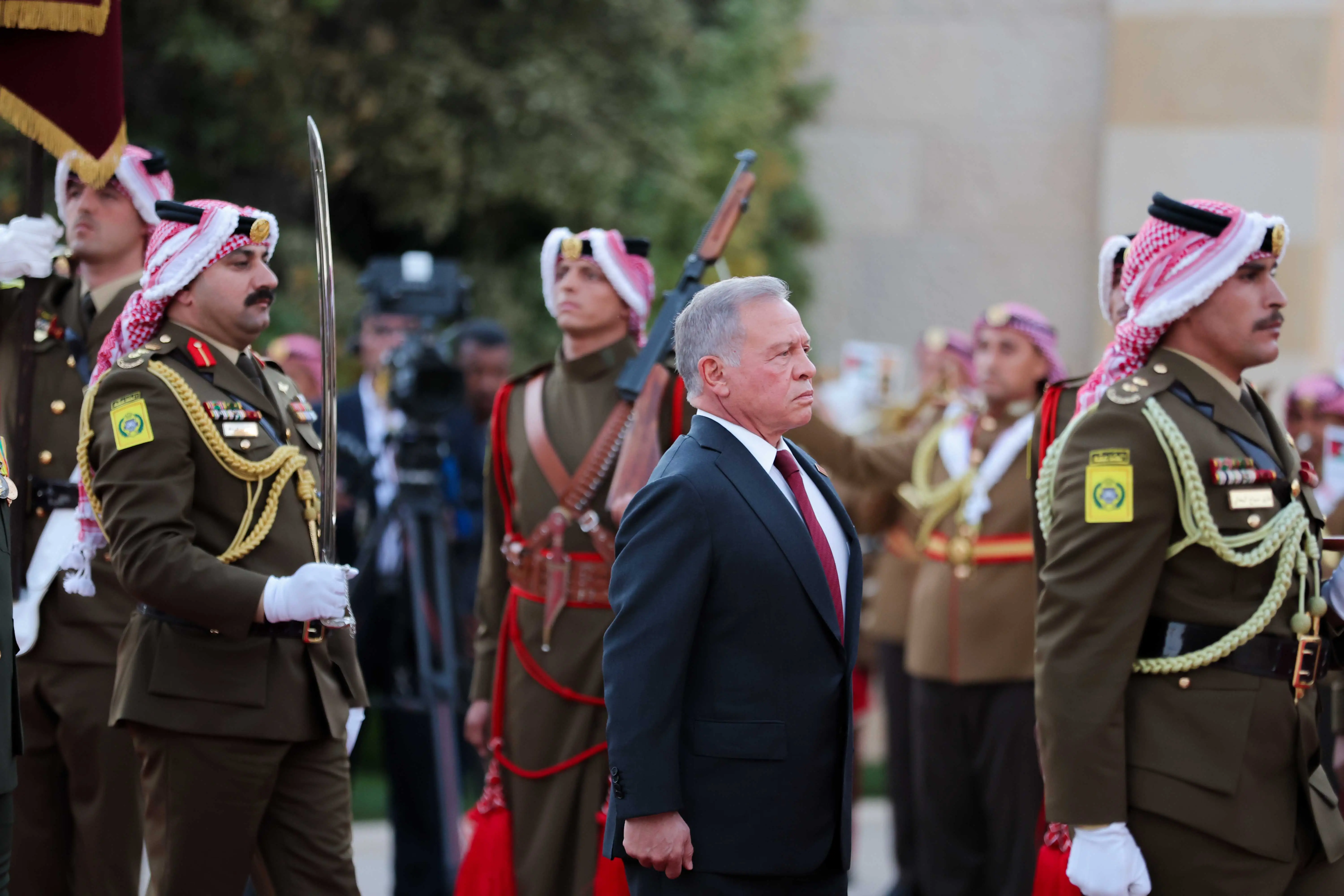 an-official-welcoming-ceremony-is-held-for-his-majesty-king-abdullah-ii-accompanied-by-her-majesty-queen-rania-al-abdullah-and-his-royal-highness-crown-prince-al-hussein-ahead-of-the-80th-independence-day-1.jpg