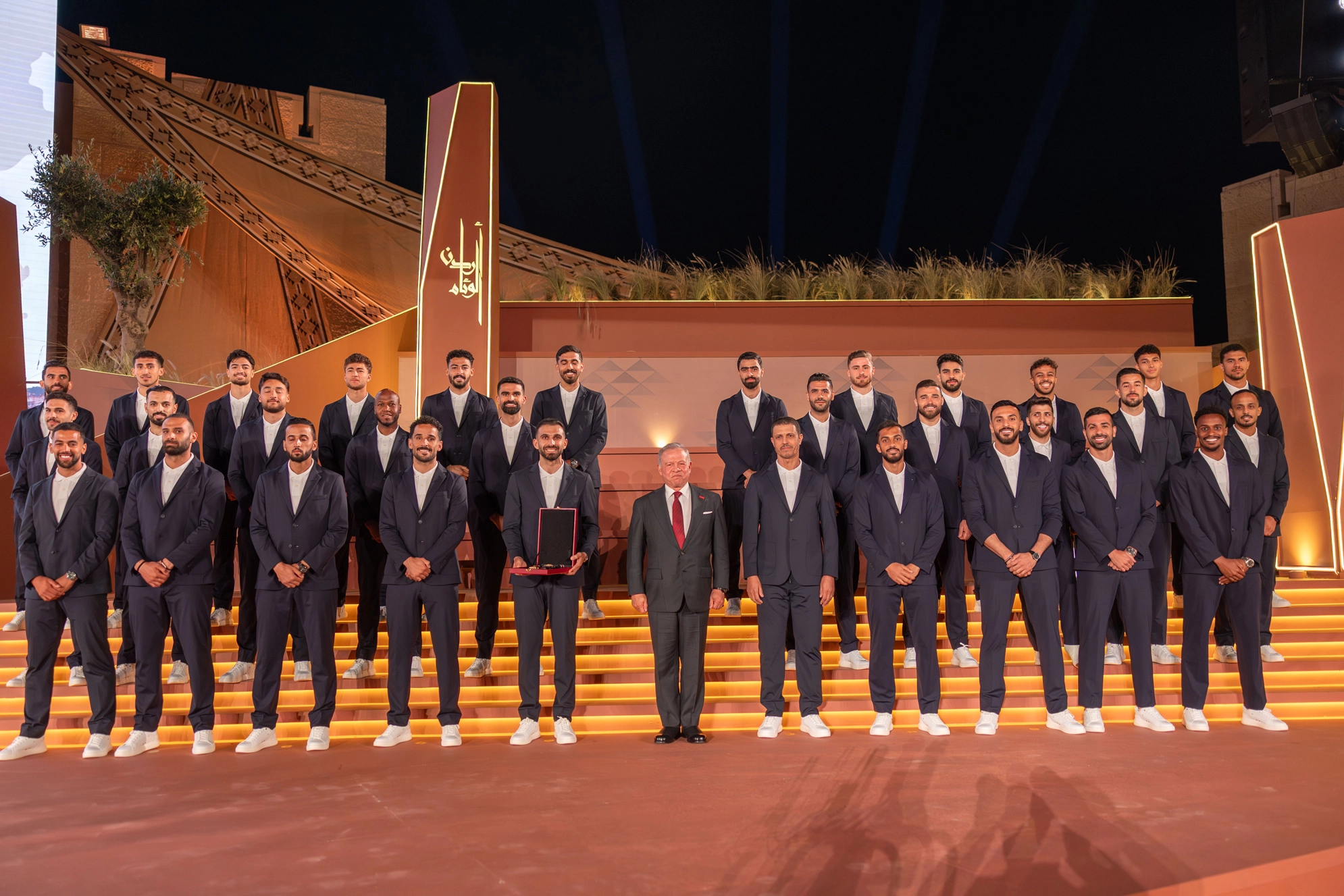 his-majesty-king-abdullah-ii-bestows-medals-on-distinguished-jordanian-individuals-and-national-institutions-on-the-80th-independence-day-in-recognition-of-their-achievements-3.jpg