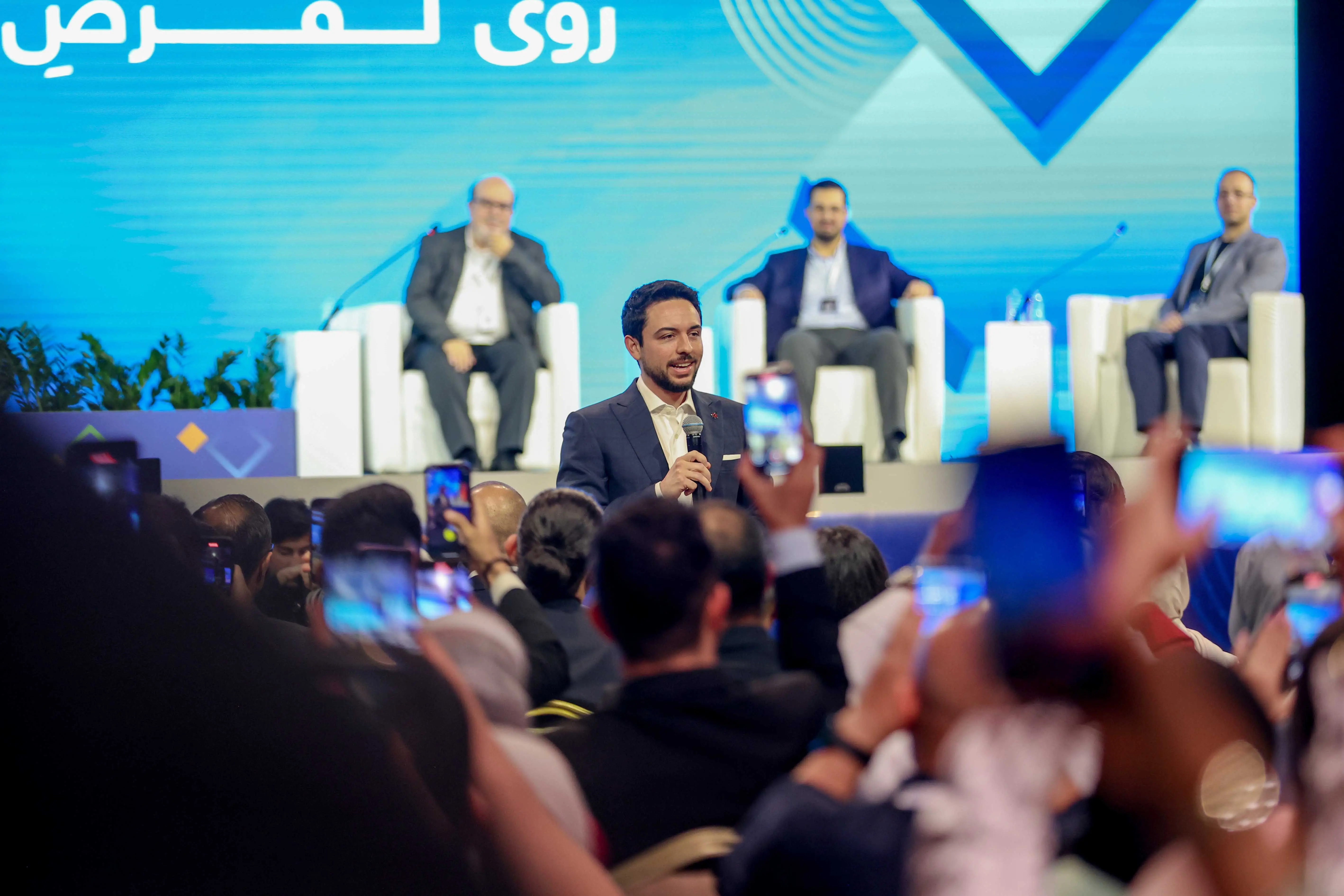 jordan-crown-prince-princess-rajwa-attend-artificial-intelligence-session-at-tawasol-2026-forum-8.jpg