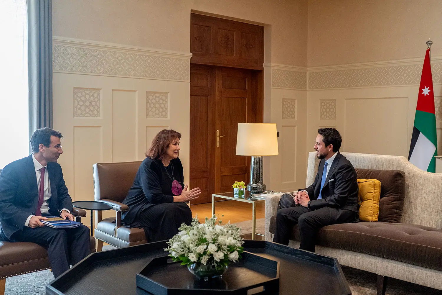 Deputising for King, Crown Prince meets with EU commissioner for Mediterranean