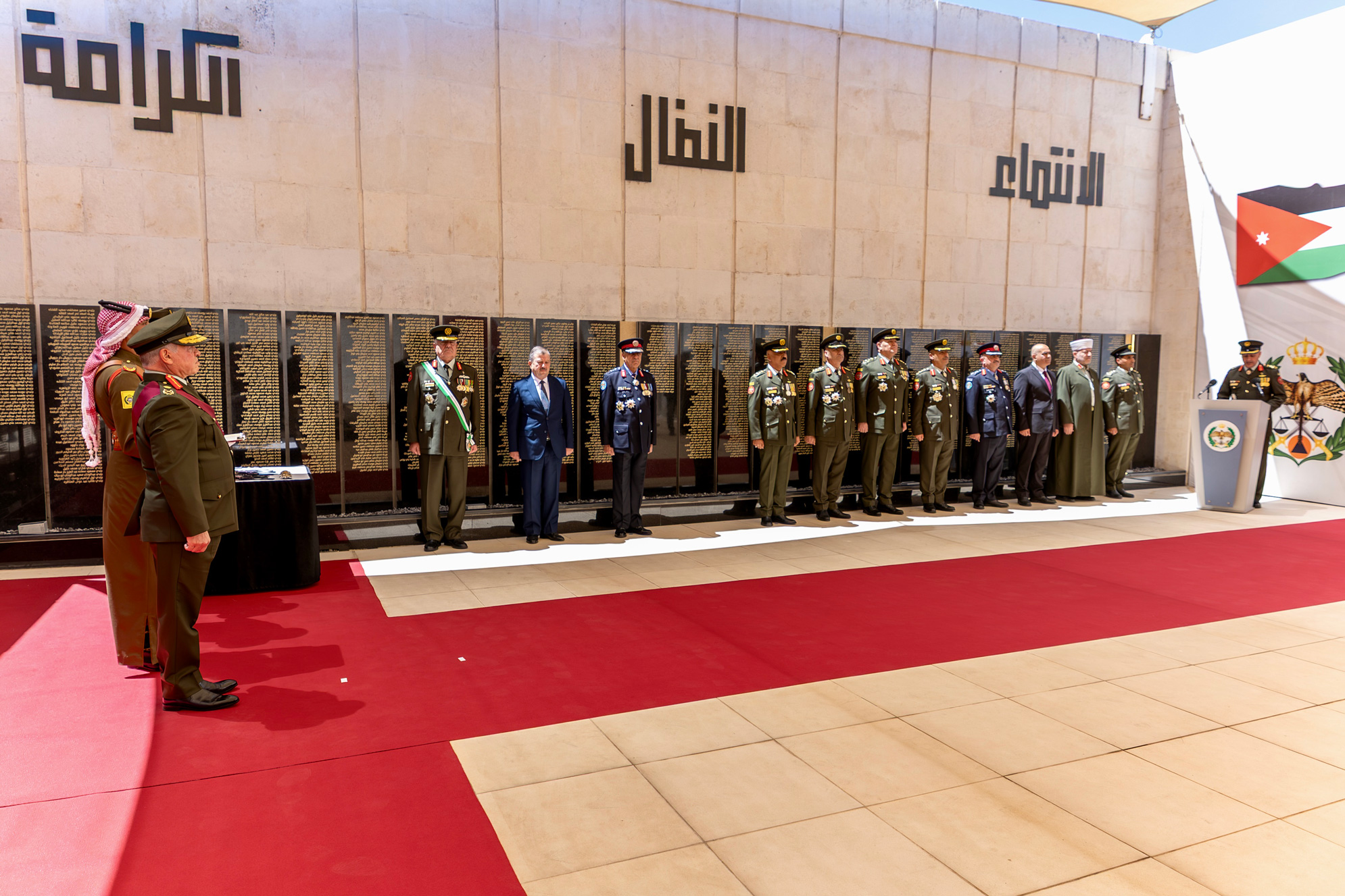 الملك يرعى احتفال الجيش العربي بعيد الجلوس الملكي الـ27 وذكرى الثورة العربية الكبرى ويوم الجيش
