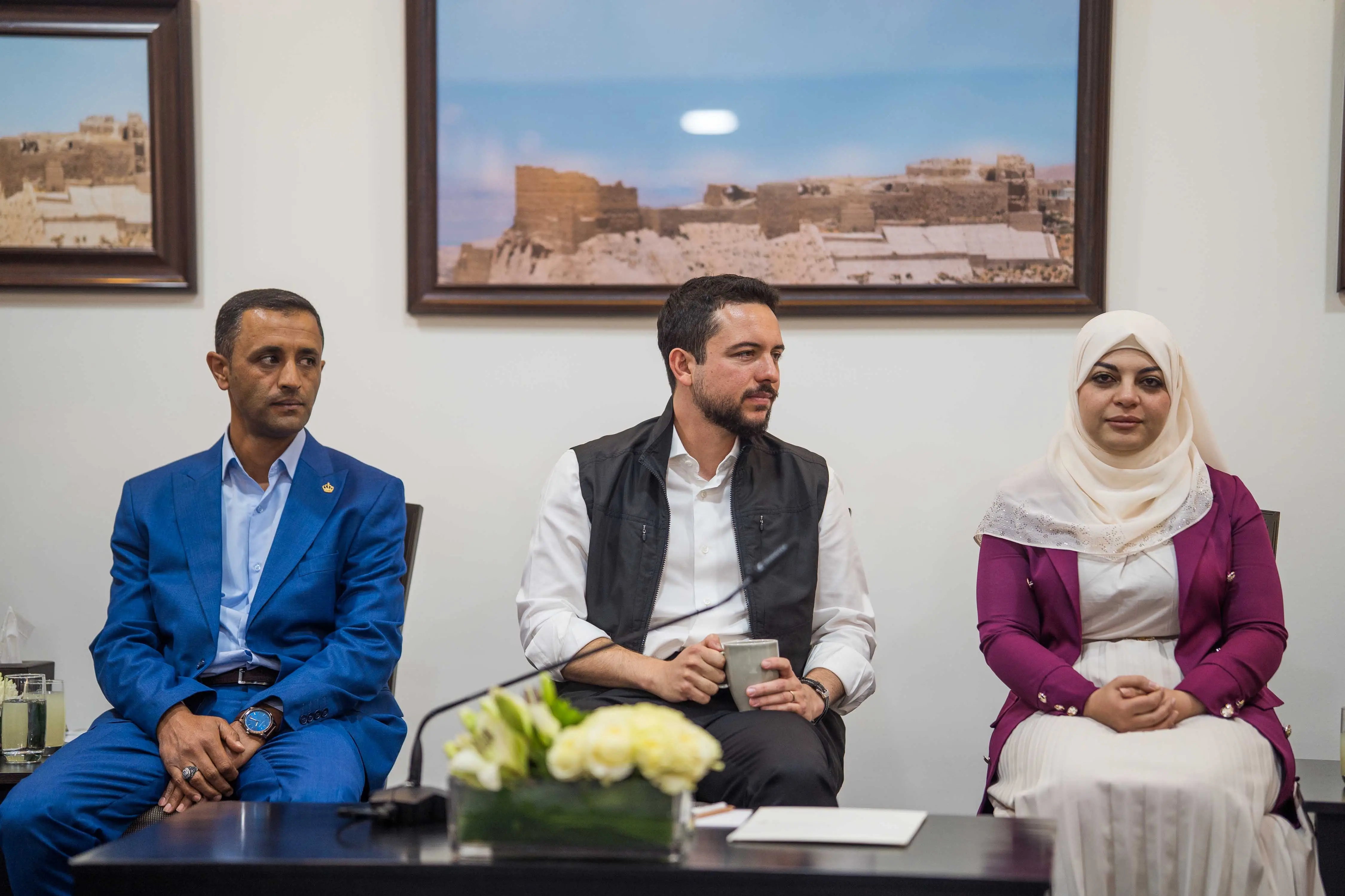 crown-prince-meets-with-karak-youth-4.jpg