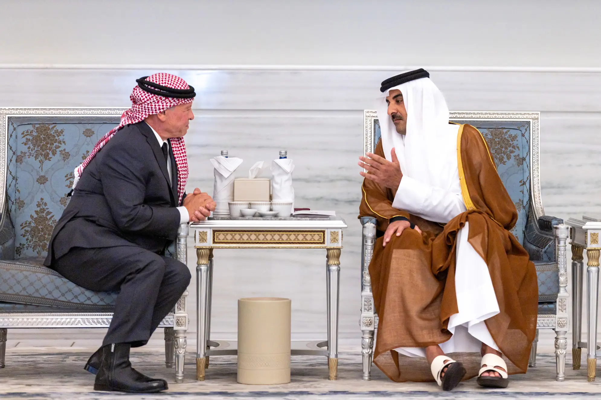 his-majesty-king-abdullah-ii-extends-condolences-to-qatar-emir-sheikh-tamim-bin-hamad-al-thani-over-the-passing-of-his-father-3.jpg