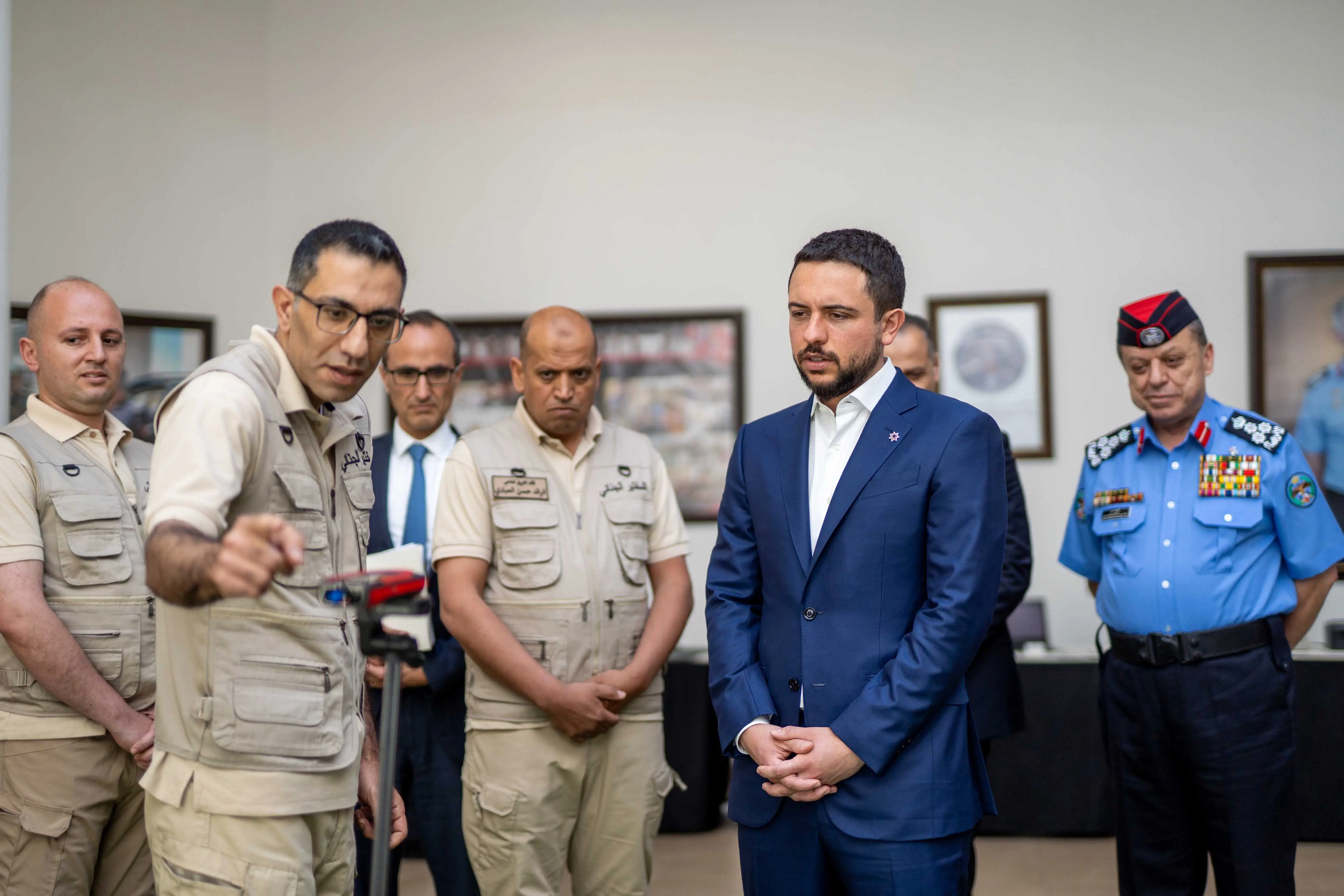 his-royal-highness-crown-prince-al-hussein-the-regent-visits-the-public-security-directorates-forensic-laboratories-department-3.jpg