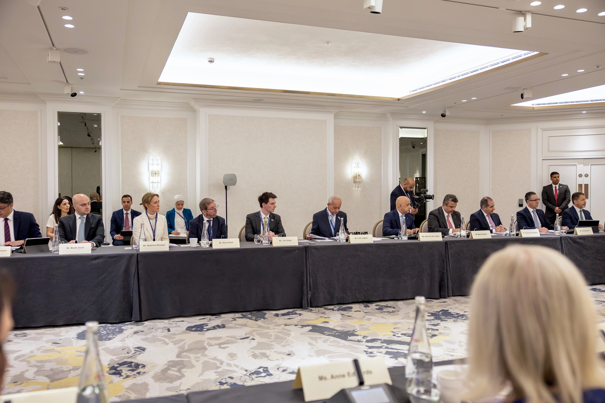 jordan-his-majesty-king-abdullah-ii-meets-with-heads-of-leading-companies-in-london-3.jpg