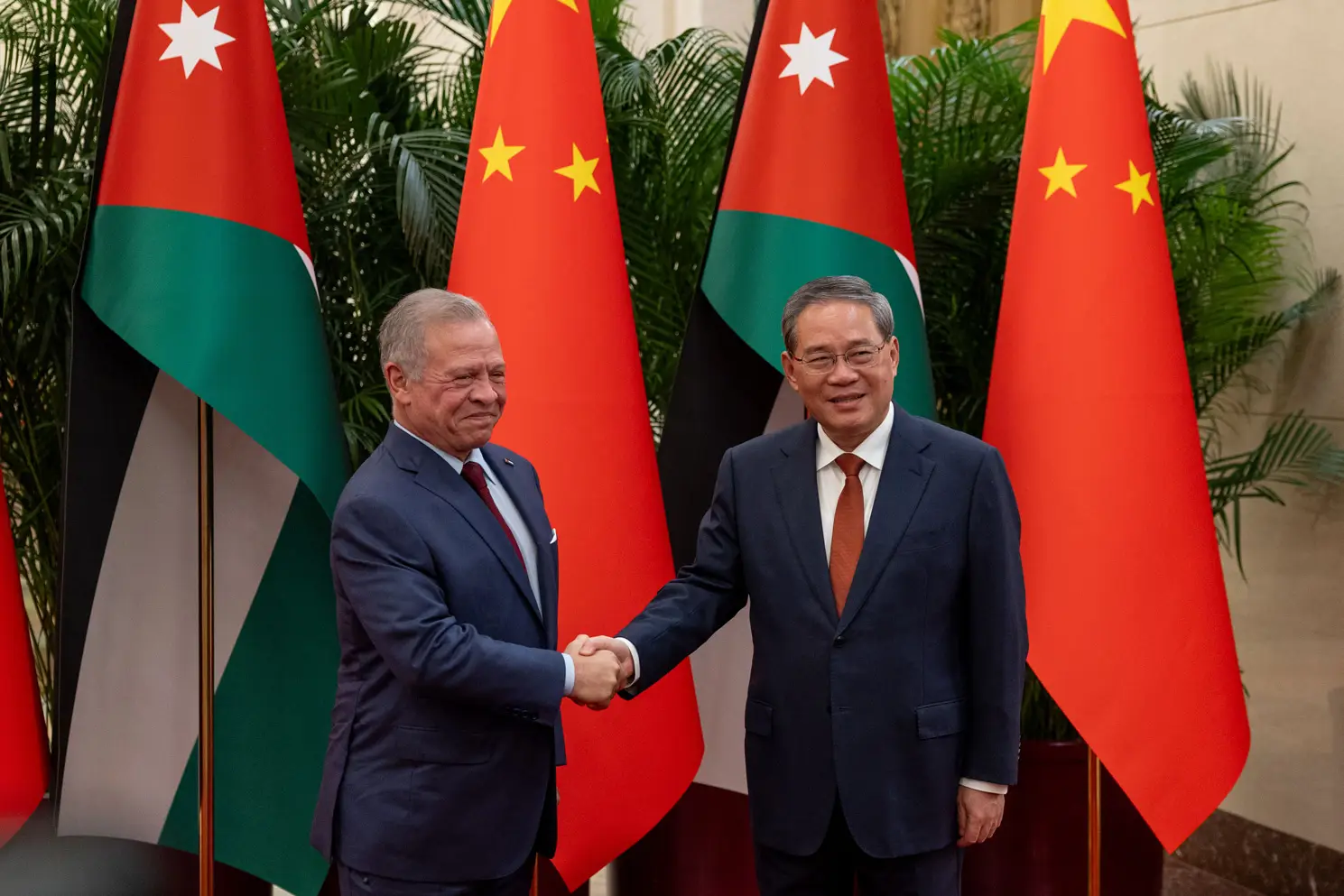 his-majesty-king-abdullah-ii-meets-with-china-premier-li-qiang-in-beijing-3-1.jpg