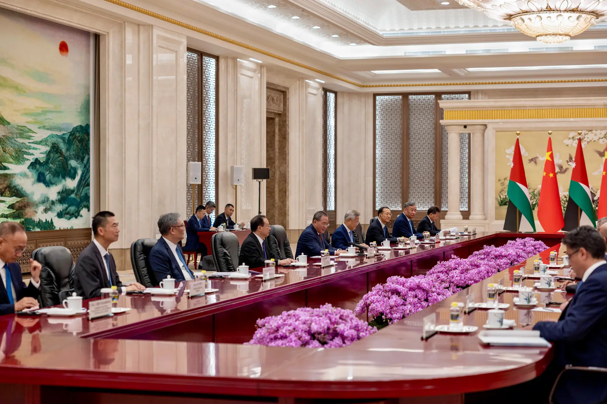 his-majesty-king-abdullah-ii-meets-with-china-premier-li-qiang-in-beijing-5-1.jpg