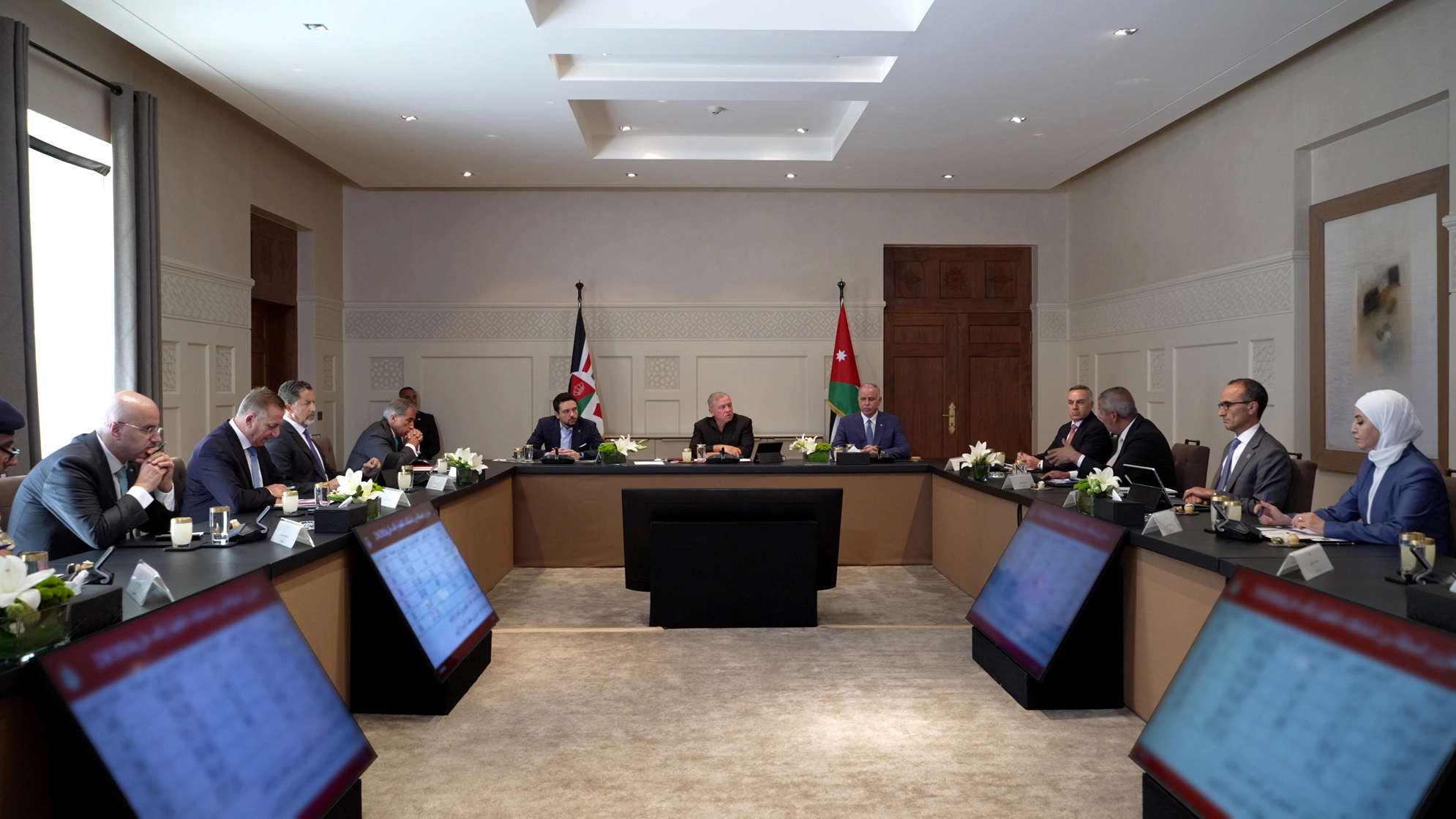King reviews government measures to enhance energy, food security