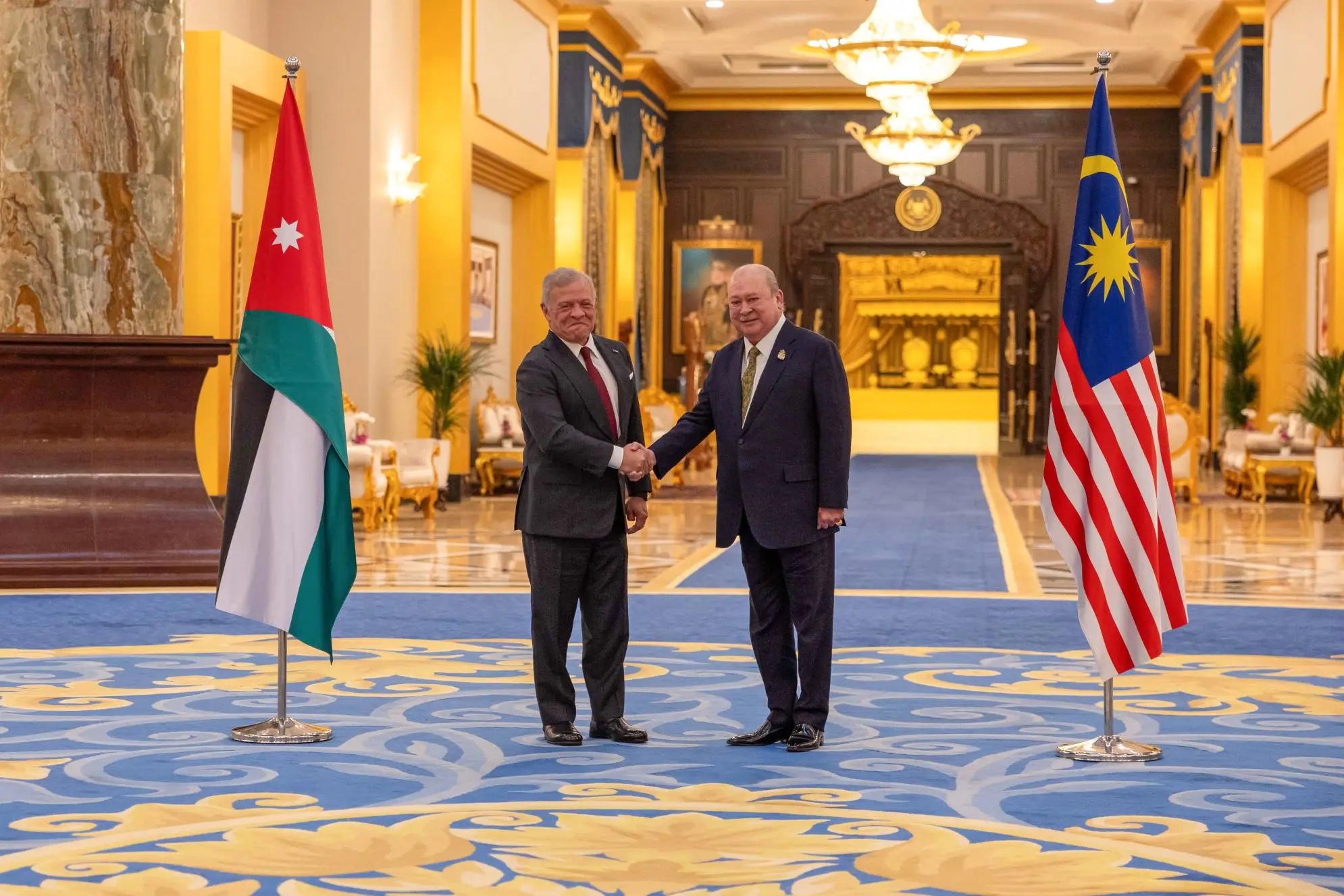 his-majesty-at-the-start-of-his-state-visit-holds-talks-with-the-king-of-malaysia-in-kuala-lumpur-12.jpg