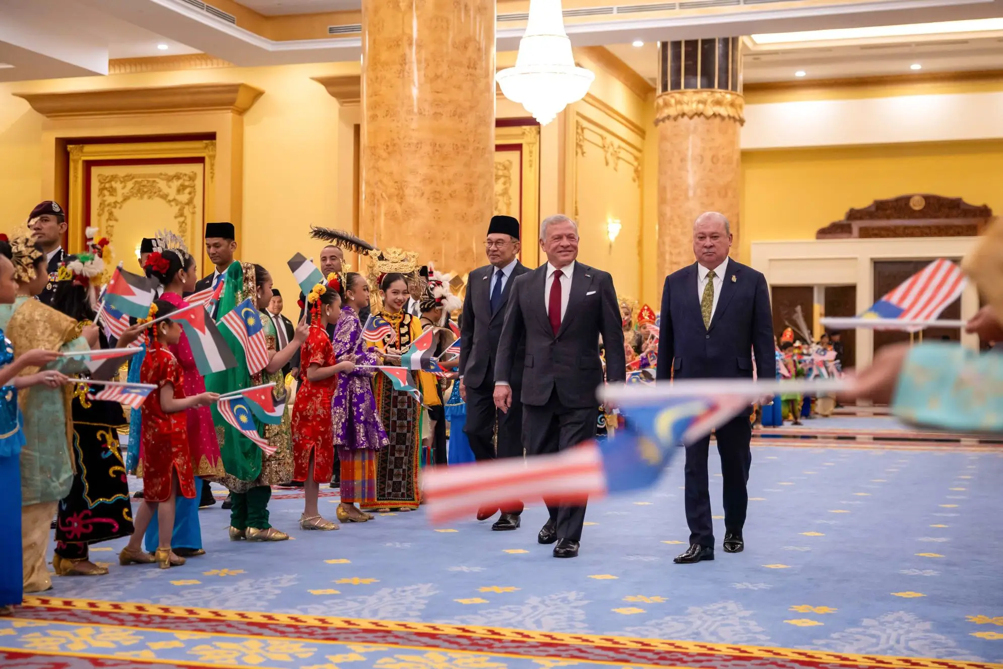his-majesty-at-the-start-of-his-state-visit-holds-talks-with-the-king-of-malaysia-in-kuala-lumpur-13.jpg