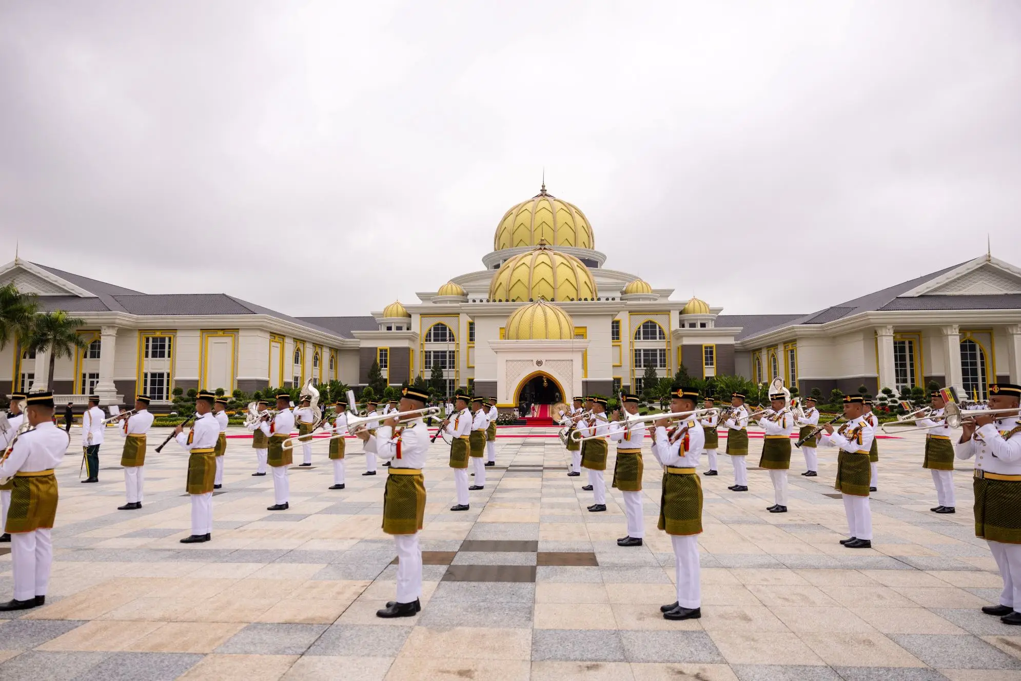 his-majesty-at-the-start-of-his-state-visit-holds-talks-with-the-king-of-malaysia-in-kuala-lumpur-18.jpg