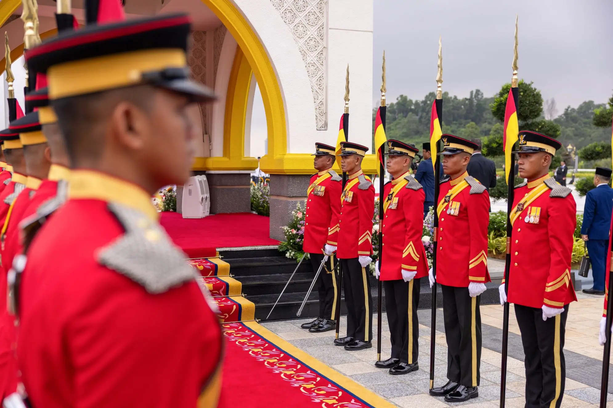 his-majesty-at-the-start-of-his-state-visit-holds-talks-with-the-king-of-malaysia-in-kuala-lumpur-2.jpg