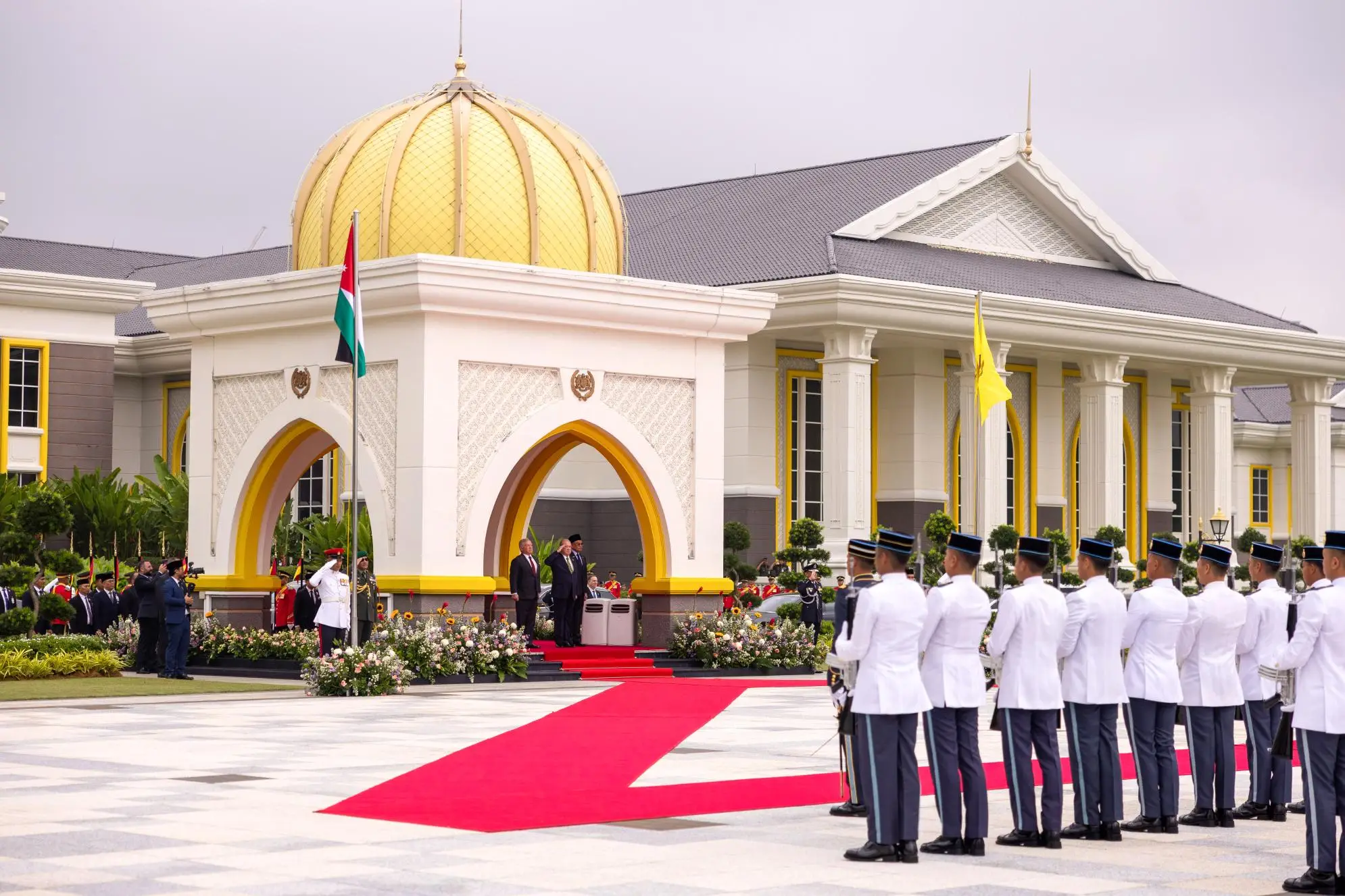 his-majesty-at-the-start-of-his-state-visit-holds-talks-with-the-king-of-malaysia-in-kuala-lumpur-3.jpg