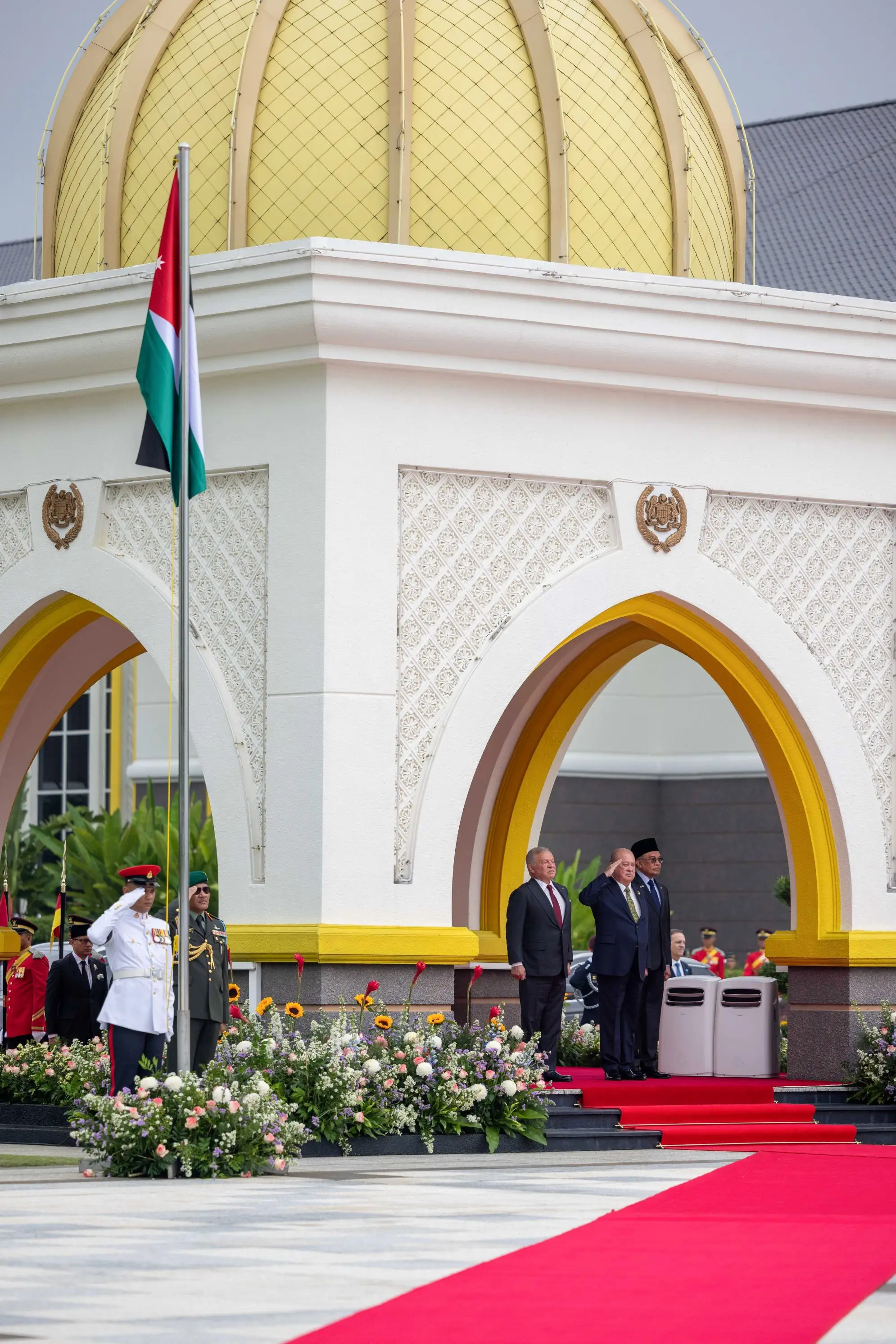 his-majesty-at-the-start-of-his-state-visit-holds-talks-with-the-king-of-malaysia-in-kuala-lumpur-5.jpg