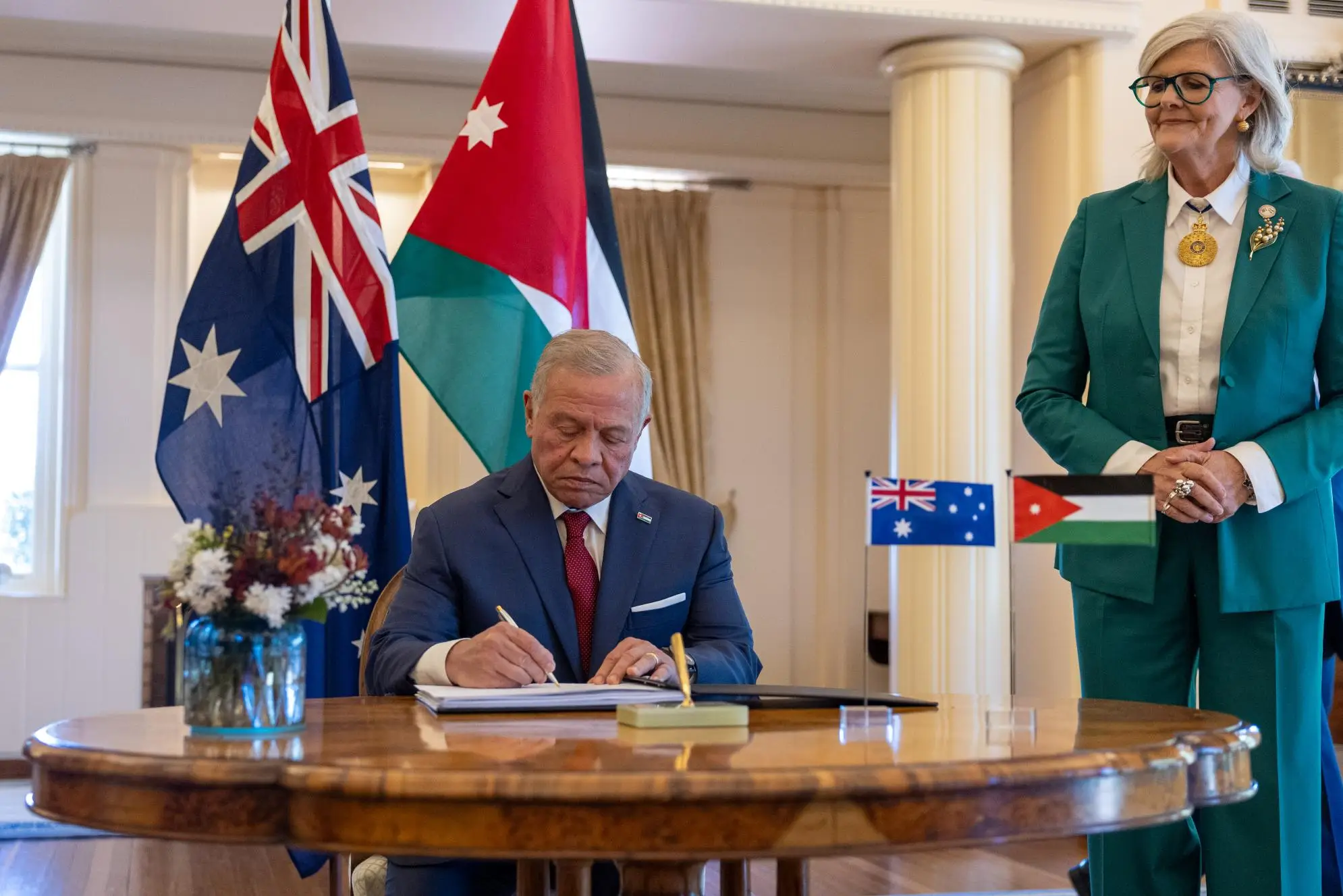 king-australia-governor-general-discuss-regional-developments-cooperation-15.jpg